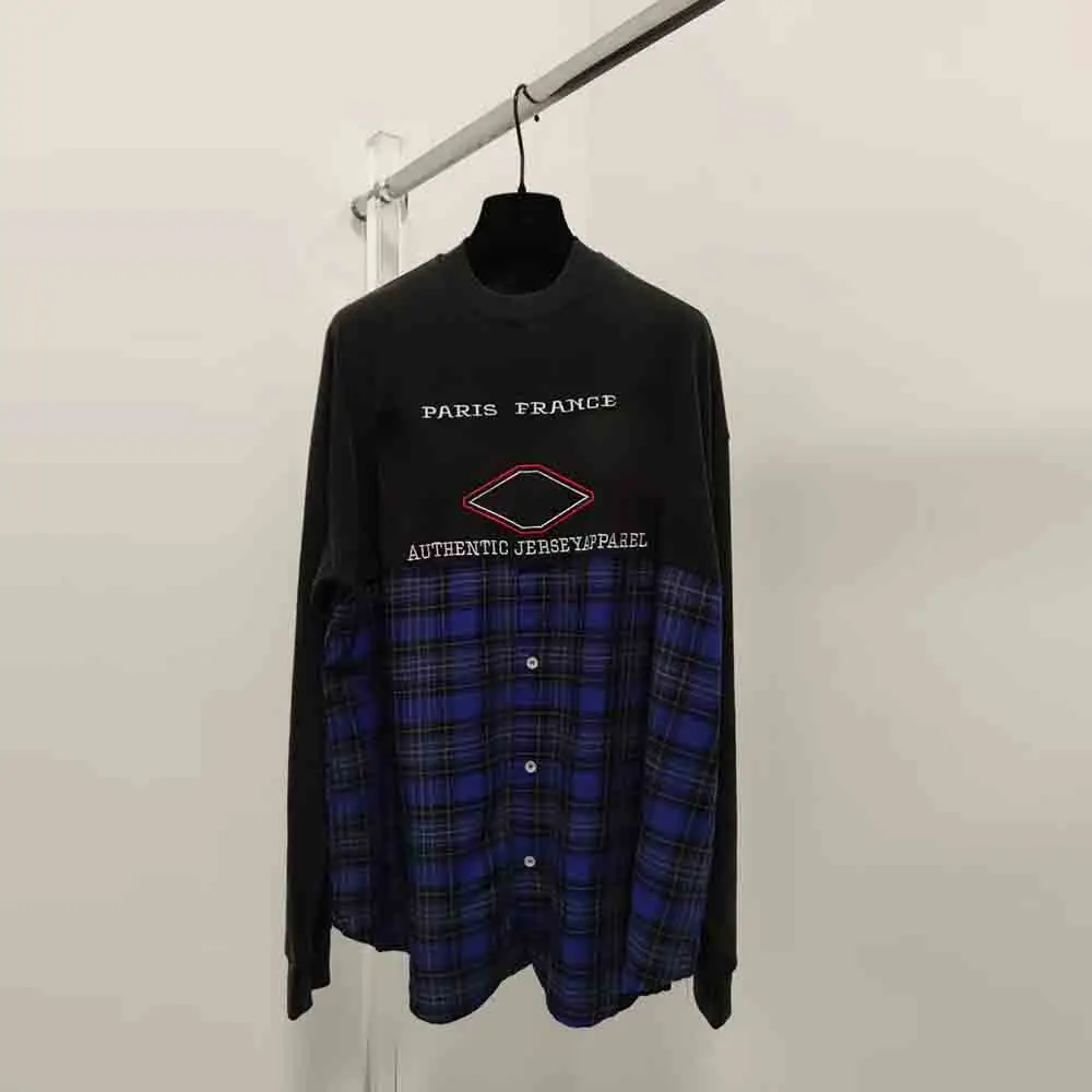2022FW Luxury Sweatshirts Men Women UNISEXL Paris France Embroidery Flannel Plaid Splice Crewneck Oversized Streetwear Pullovers
2022FW Luxury Sweatshirts Men Women UNISEXL Paris France Embroidery Flannel Plaid Splice Crewneck Oversized Streetwear Pullovers