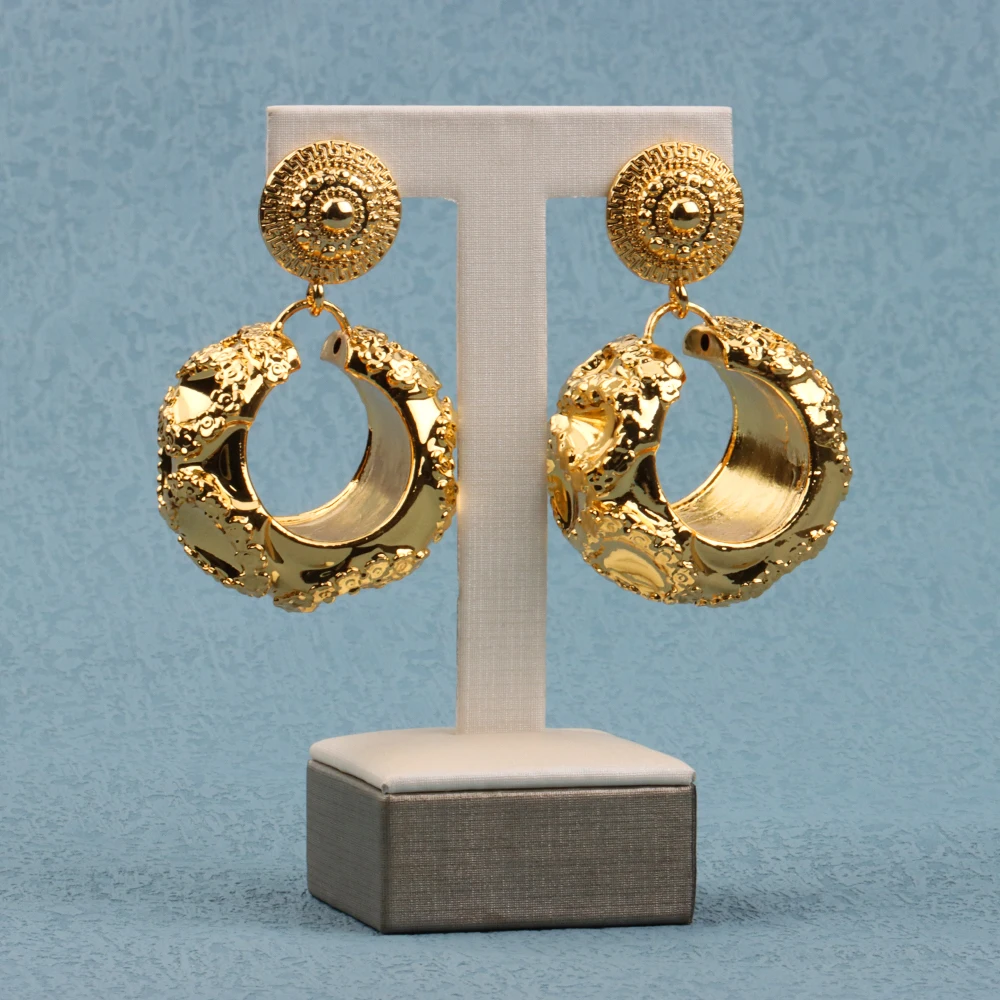 New Women Luxury Jewelry Set Trend Fashion Women Earring Set Gold Plated Plated Gold Color Cute Bridal Designer For Lady
New Women Luxury Jewelry Set Trend Fashion Women Earring Set Gold Plated Plated Gold Color Cute Bridal Designer For Lady