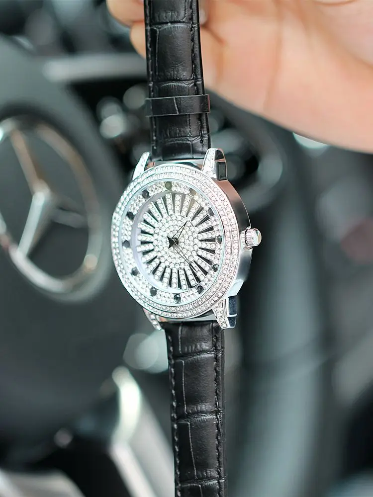 Men Women Couple Quartz Watch Luxury Rose Gold Sliver Rhinestone Flower Dial Iced Out Male Female Watches Diamond Man Wristwatch 
Men Women Couple Quartz Watch Luxury Rose Gold Sliver Rhinestone Flower Dial Iced Out Male Female Watches Diamond Man Wristwatch