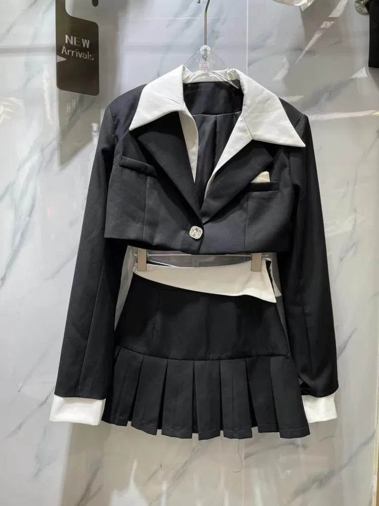 New Arrival Collection Single Diamonds Buttons Blazer High Waist Short Irregular Pleated Skirt Two Piece Set GE560
New Arrival Collection Single Diamonds Buttons Blazer High Waist Short Irregular Pleated Skirt Two Piece Set GE560