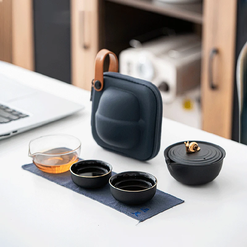 Travel Outdoor China Tea Set Portable One Pot Two Cups Quick Cup Mini Single Ceramic Brewing Kung Fu Teapot Gift for Friends
Travel Outdoor China Tea Set Portable One Pot Two Cups Quick Cup Mini Single Ceramic Brewing Kung Fu Teapot Gift for Friends