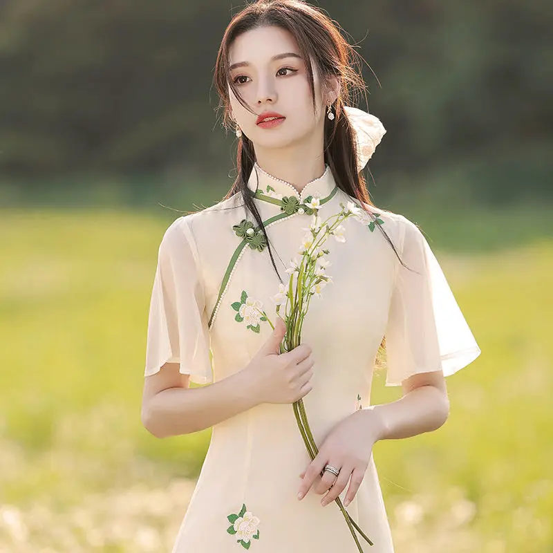 Cheongsam 2022 New Improved Qipao Floral Women's Summer Young Eleagnt High-end Embroidery Fresh Elegant Daily Dress
Cheongsam 2022 New Improved Qipao Floral Women's Summer Young Eleagnt High-end Embroidery Fresh Elegant Daily Dress