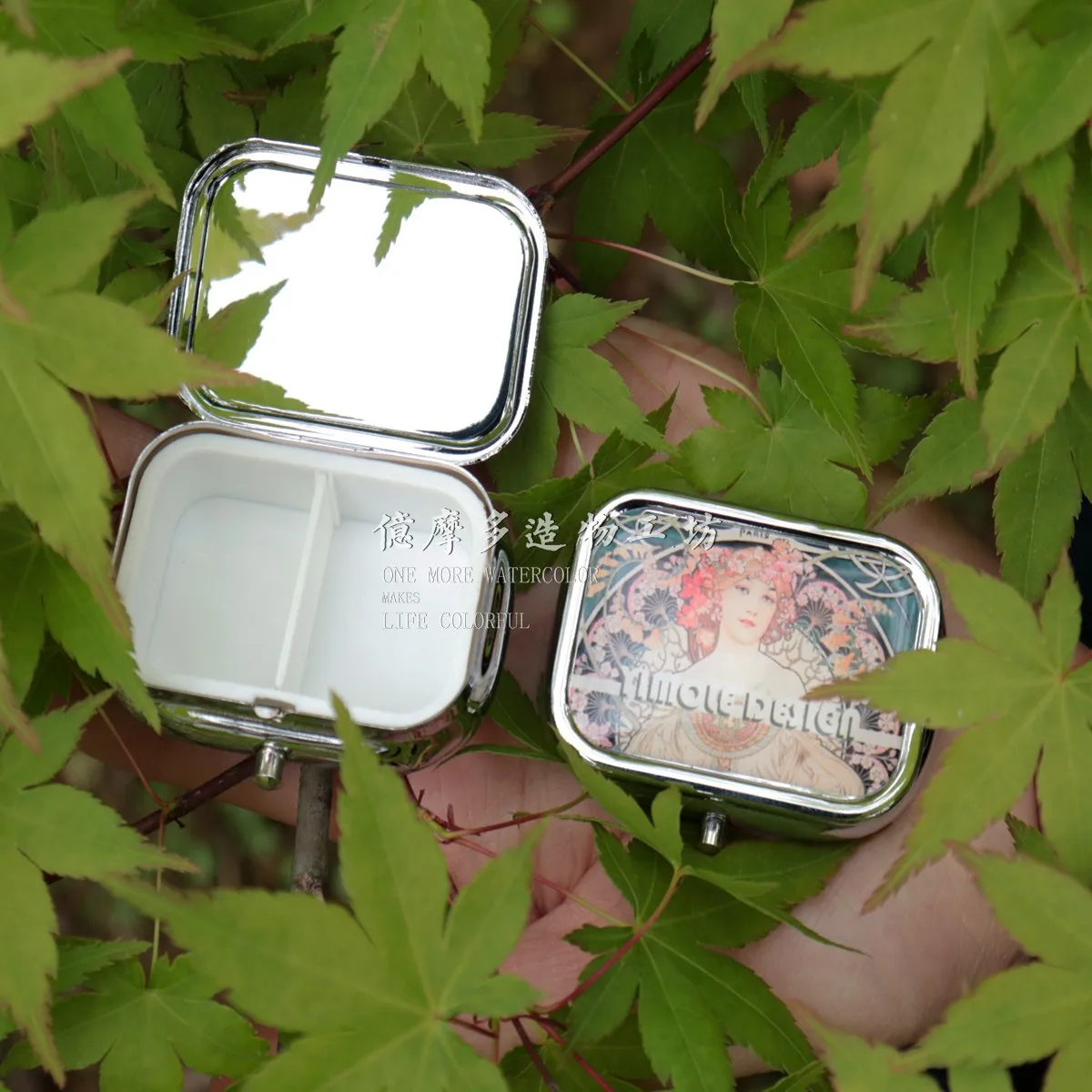 Portable Watercolor Paint Box Metal Watercolor sub-packed iron box mini Moisturizing paint box palette hand account artifact
Portable Watercolor Paint Box Metal Watercolor sub-packed iron box mini Moisturizing paint box palette hand account artifact