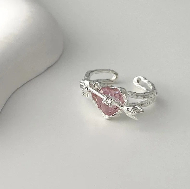 Hot New 2023 Alloy Geometric Love Zircon Ring One Arrow Heart Piercing Ring Opening Adjustable Jewelry
Hot New 2023 Alloy Geometric Love Zircon Ring One Arrow Heart Piercing Ring Opening Adjustable Jewelry