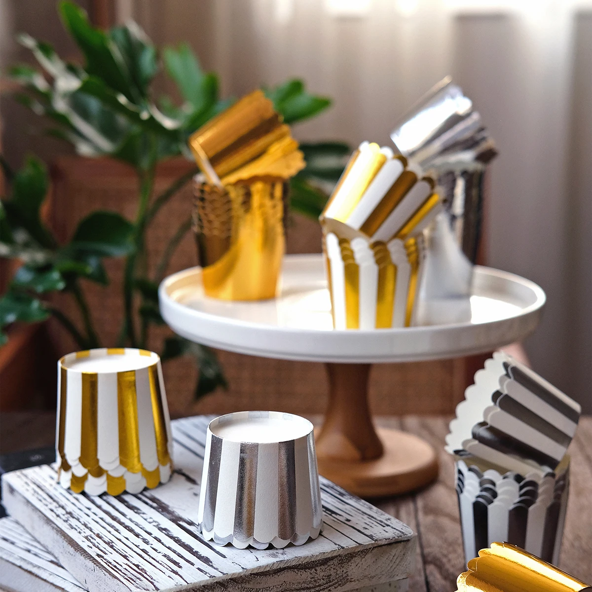 50pcs/pack Gold Silver Striped Paper Cups Cake Cups Dessert Cups Wedding Decoration High Temperature Resistant Cupcake
50pcs/pack Gold Silver Striped Paper Cups Cake Cups Dessert Cups Wedding Decoration High Temperature Resistant Cupcake