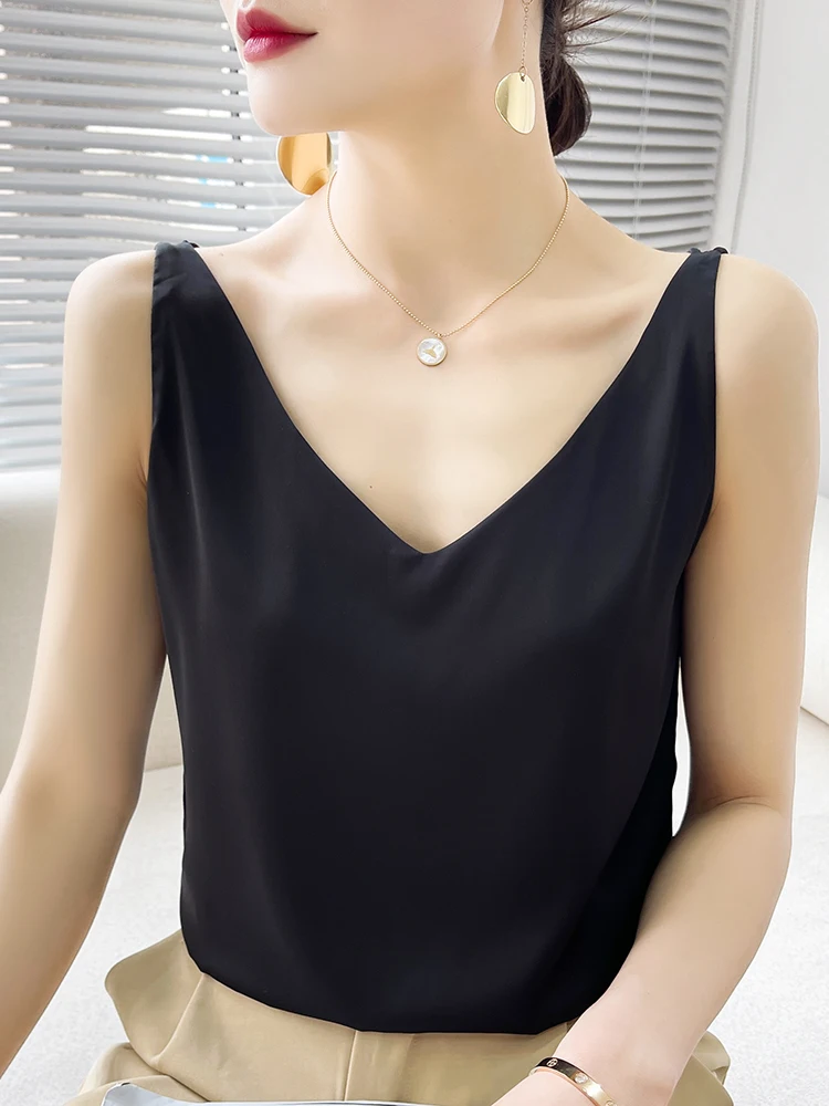 Camisole Women's Summer V-Neck Suspenders Ice Silk Sleeveless Top Loose Silk Bottoming Beautiful Back Multicolor
Camisole Women's Summer V-Neck Suspenders Ice Silk Sleeveless Top Loose Silk Bottoming Beautiful Back Multicolor