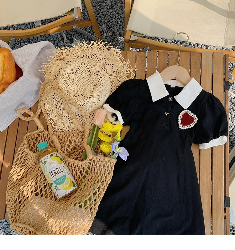 MIDODO 2022 Summer Girls Fashion Pearl Heart Short-sleeve Backless Dress Children Cotton Turn-down Collar Black Dress
MIDODO 2022 Summer Girls Fashion Pearl Heart Short-sleeve Backless Dress Children Cotton Turn-down Collar Black Dress