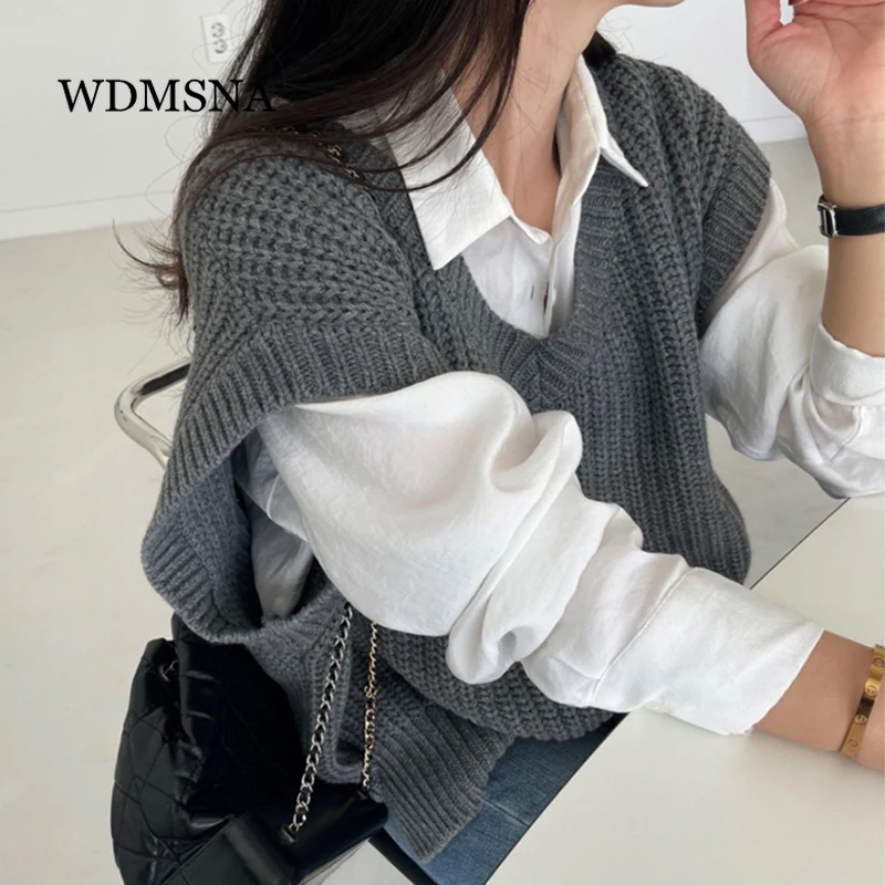 WDMSNA Retro Lazy Style V-Neck Vests Women Contrast Color Striped Knit Vest Womens Autumn Loose Casual Chic Woman Sweater Vest
WDMSNA Retro Lazy Style V-Neck Vests Women Contrast Color Striped Knit Vest Womens Autumn Loose Casual Chic Woman Sweater Vest