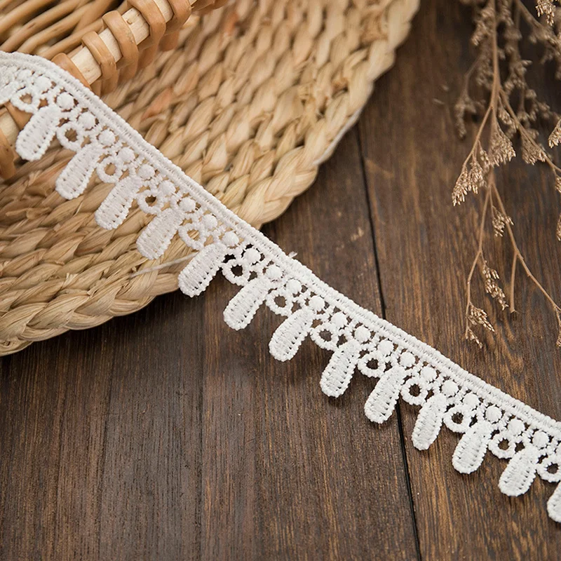 5 ярдов, белая кружевная ткань, лента, отделка, свадебное украшение для дома, «сделай сам», молочный шелк, водорастворимое вышитое кружево
5 ярдов, белая кружевная ткань, лента, отделка, свадебное украшение для дома, «сделай сам», молочный шелк, водорастворимое вышитое кружево