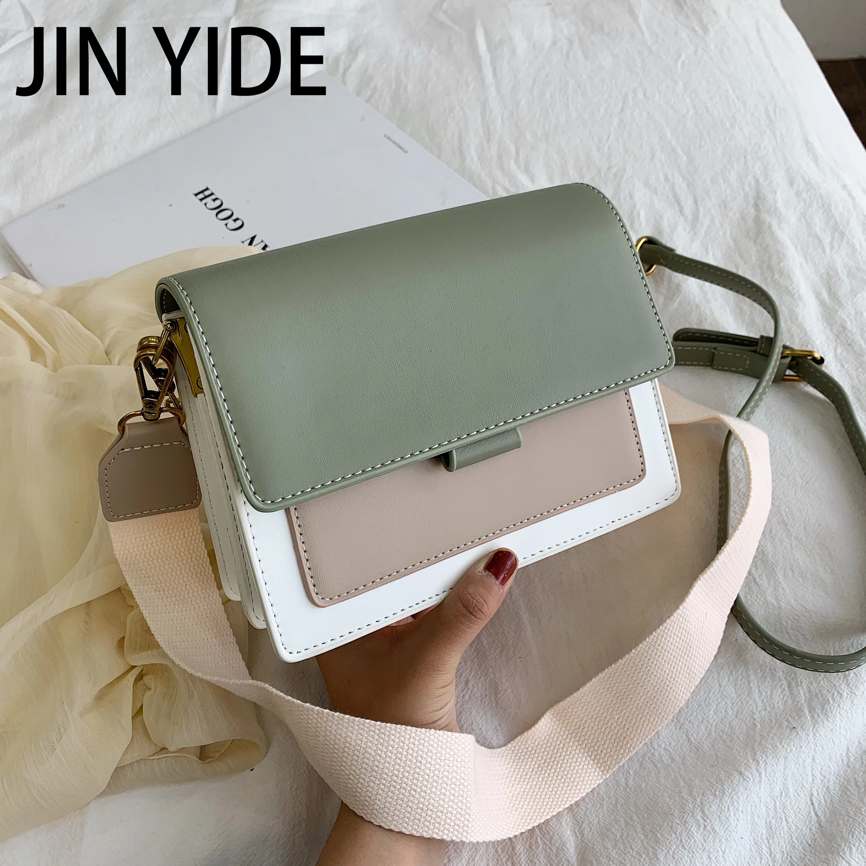 JIN YIDE Summer new contrast color chain bag women's 2022 new versatile one-shoulder messenger fashion texture small square bag
JIN YIDE Summer new contrast color chain bag women's 2022 new versatile one-shoulder messenger fashion texture small square bag
