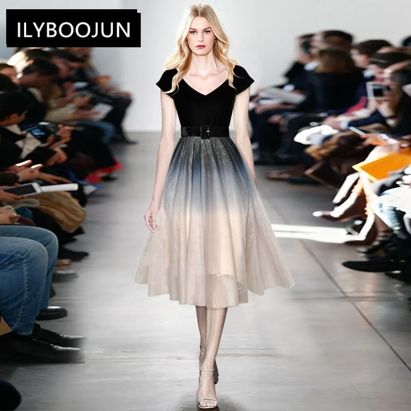 Fashion Designer Dress Summer Women Short sleeve V-neck Velvet lace-up Patchwork Mesh Elegant Ball Gown Dresses
Fashion Designer Dress Summer Women Short sleeve V-neck Velvet lace-up Patchwork Mesh Elegant Ball Gown Dresses