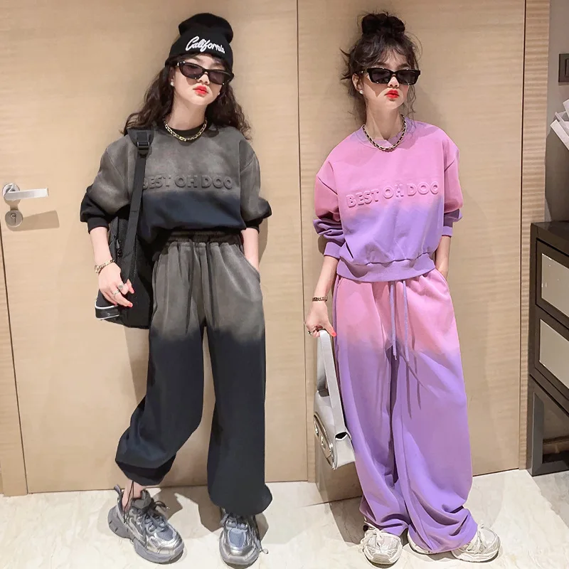 Girls' Tie Dye Gradient Set 2023 Autumn New Mid Short Sweater Fashion Wide Leg Pants Two Piece Set Fashion
Girls' Tie Dye Gradient Set 2023 Autumn New Mid Short Sweater Fashion Wide Leg Pants Two Piece Set Fashion