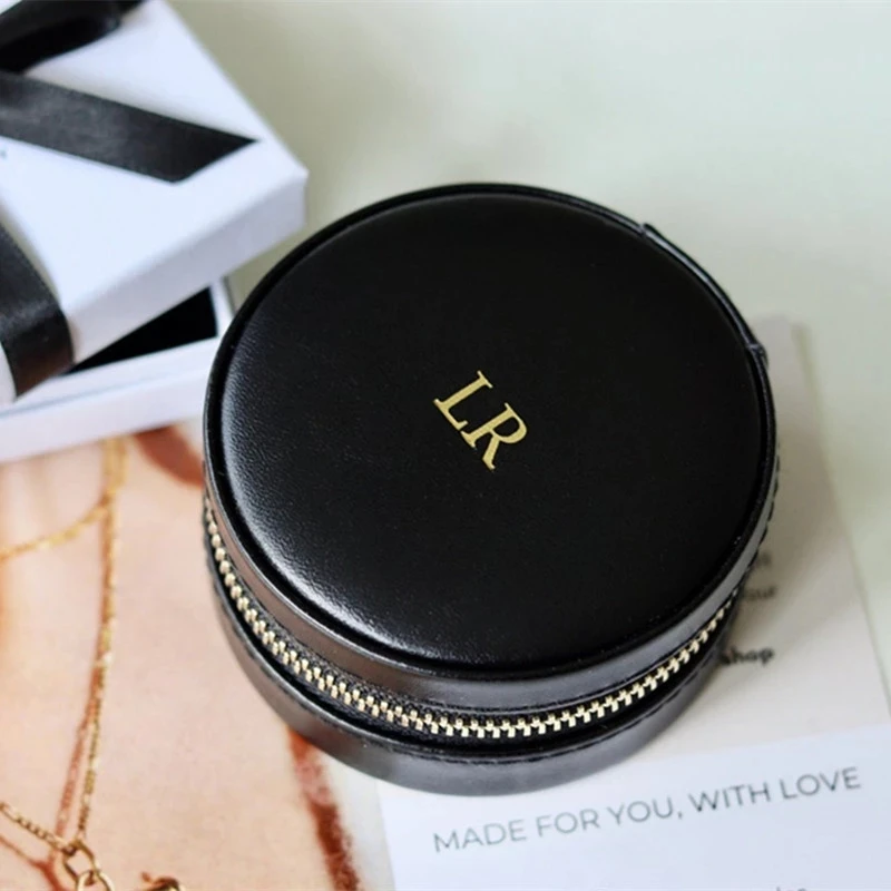Personalised travel jewellery box with name / Birthday gift for her / Bride Bridesmaid Proposal Gift / Jewellery Organiser Case
Personalised travel jewellery box with name / Birthday gift for her / Bride Bridesmaid Proposal Gift / Jewellery Organiser Case