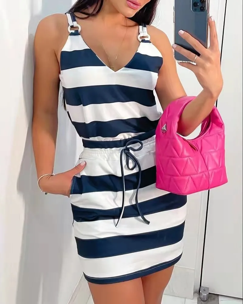 Casual women's dresses 2022 summer women's suspenders loose printed striped vest dress beach clothes
Casual women's dresses 2022 summer women's suspenders loose printed striped vest dress beach clothes