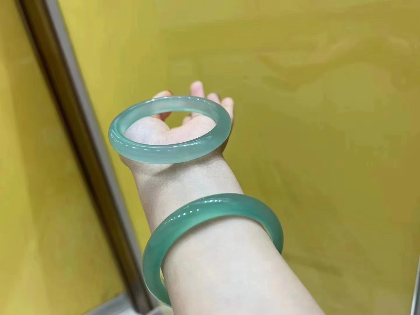 high-end Natural High Ice Azure Chalcedony Agate Bangle Boutique Jade Bracelet Perfect Handring Latest Fine Jewelry
high-end Natural High Ice Azure Chalcedony Agate Bangle Boutique Jade Bracelet Perfect Handring Latest Fine Jewelry
