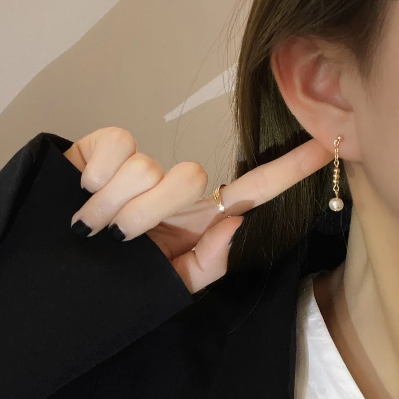 Tide Cool Breeze Simple Small Pearl Earrings Women's Long Tassel Geometric Earrings Mesh Same Earrings Limited Earrings Party
Tide Cool Breeze Simple Small Pearl Earrings Women's Long Tassel Geometric Earrings Mesh Same Earrings Limited Earrings Party