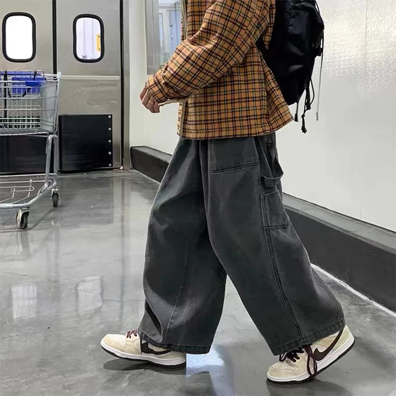 Y2K 2023 Streetwear multi-pocket jeans cargo pantsLoose Plus Size Wide Leg Pants Japanese Harajuku Casual Denim Pants Men
Y2K 2023 Streetwear multi-pocket jeans cargo pantsLoose Plus Size Wide Leg Pants Japanese Harajuku Casual Denim Pants Men