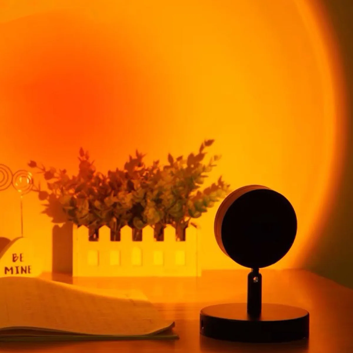 Mini USB Sunset Lamp Led Projector Night Light 16 Colors Switch Rainbow Atmosphere Home Bedroom Background Wall Decoration Gift
Mini USB Sunset Lamp Led Projector Night Light 16 Colors Switch Rainbow Atmosphere Home Bedroom Background Wall Decoration Gift