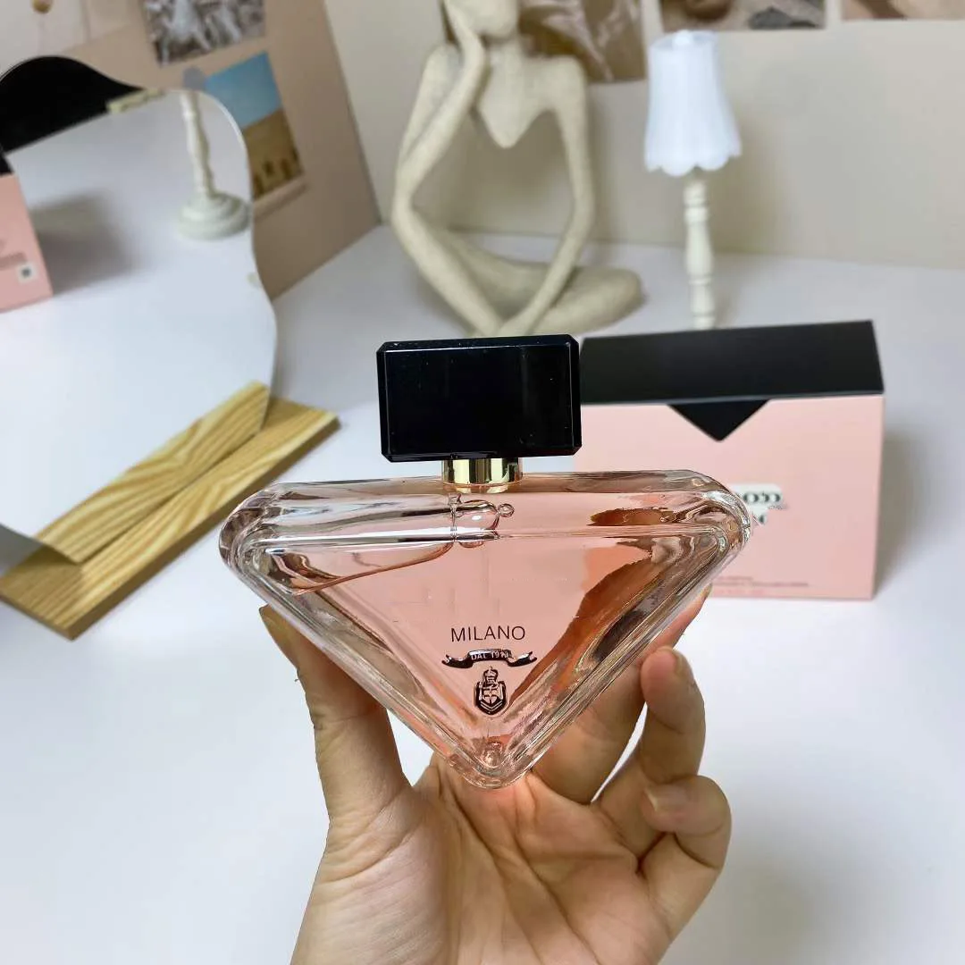 Top Quality Perfume For Women Spray Long lasting Original Parfum Female Aromatherapy Sexy Lady Fragrance Neutral Perfumes
Top Quality Perfume For Women Spray Long lasting Original Parfum Female Aromatherapy Sexy Lady Fragrance Neutral Perfumes