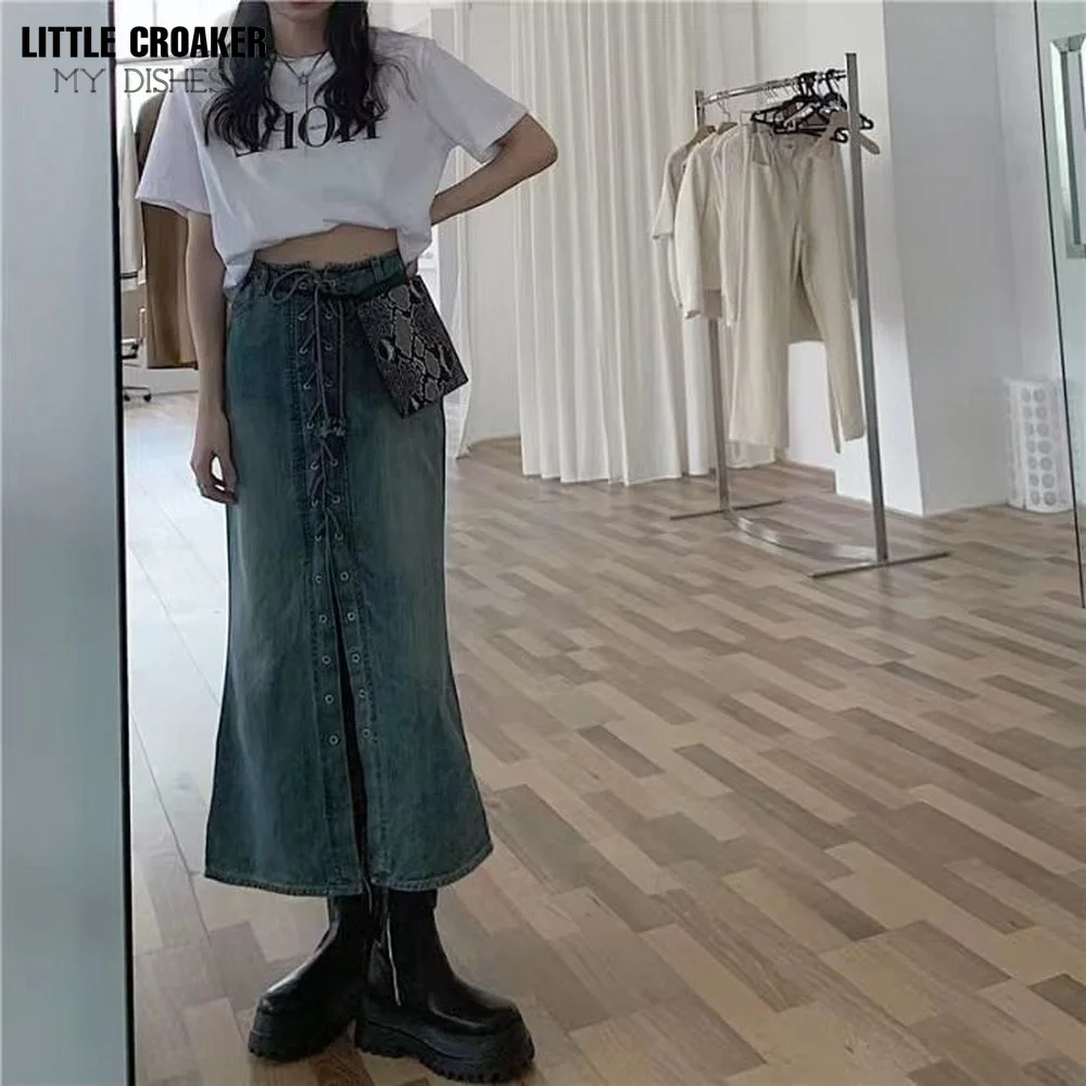Vintage Women Jeans Long Skirt Gothic Fashion Women Casual Denim Skirt Back Slit Skirt Elastic Pull on Skirt Slim Pleated Skirt 
Vintage Women Jeans Long Skirt Gothic Fashion Women Casual Denim Skirt Back Slit Skirt Elastic Pull on Skirt Slim Pleated Skirt