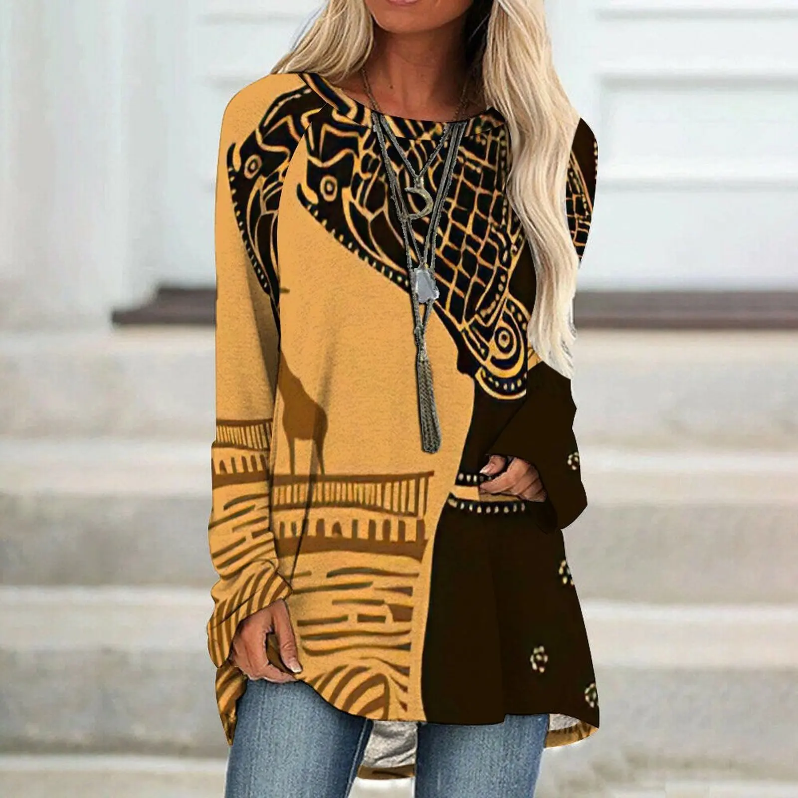 2022 summer foreign trade women's loose round neck digital printing abstract portrait series T-shirt long-sleeved top 
2022 summer foreign trade women's loose round neck digital printing abstract portrait series T-shirt long-sleeved top