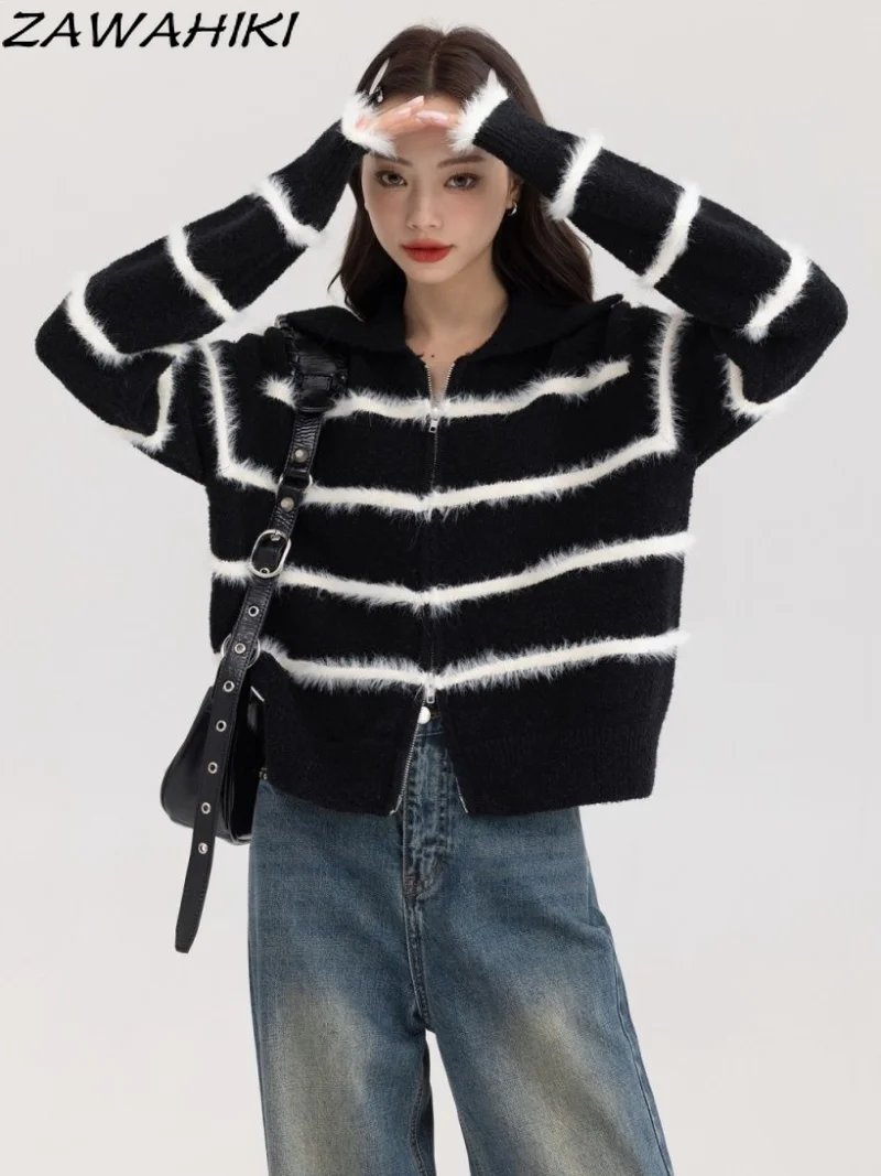 Y2k Aesthetic Vintage Striped Knitted Cardigan Spring Oversize Loose Contrast Women Sweater Zipper Harajuku Cardigan
Y2k Aesthetic Vintage Striped Knitted Cardigan Spring Oversize Loose Contrast Women Sweater Zipper Harajuku Cardigan