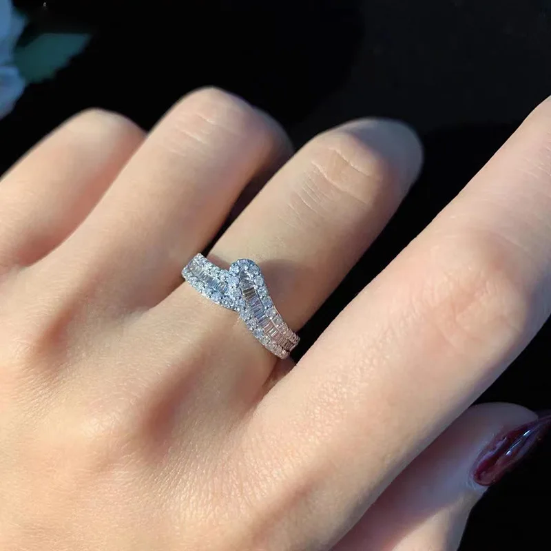 2022 Irregularly Square Full Zircon 18K Gold Ring Promises a Gift of Love for Women with Eternal Promise of Hyperbolic Jewelry
2022 Irregularly Square Full Zircon 18K Gold Ring Promises a Gift of Love for Women with Eternal Promise of Hyperbolic Jewelry