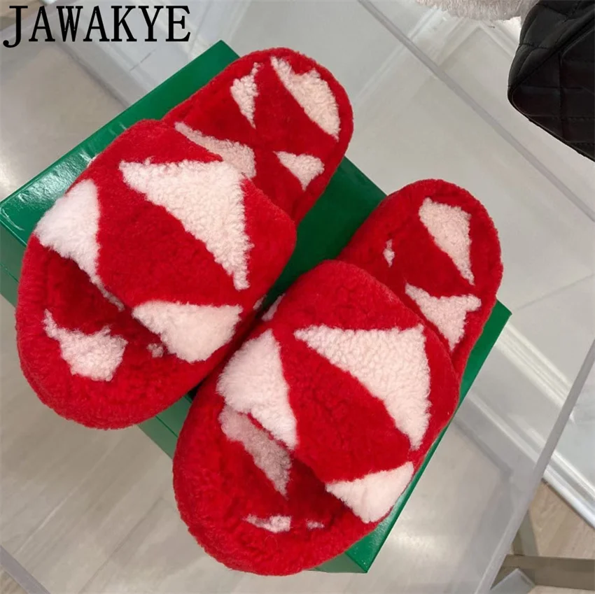New Mixed Color Hairy fur Slippers Woman Winter Home Luxury flat Shoes Thick Bottom Hair Casual Vacation loafers Shoes female
New Mixed Color Hairy fur Slippers Woman Winter Home Luxury flat Shoes Thick Bottom Hair Casual Vacation loafers Shoes female