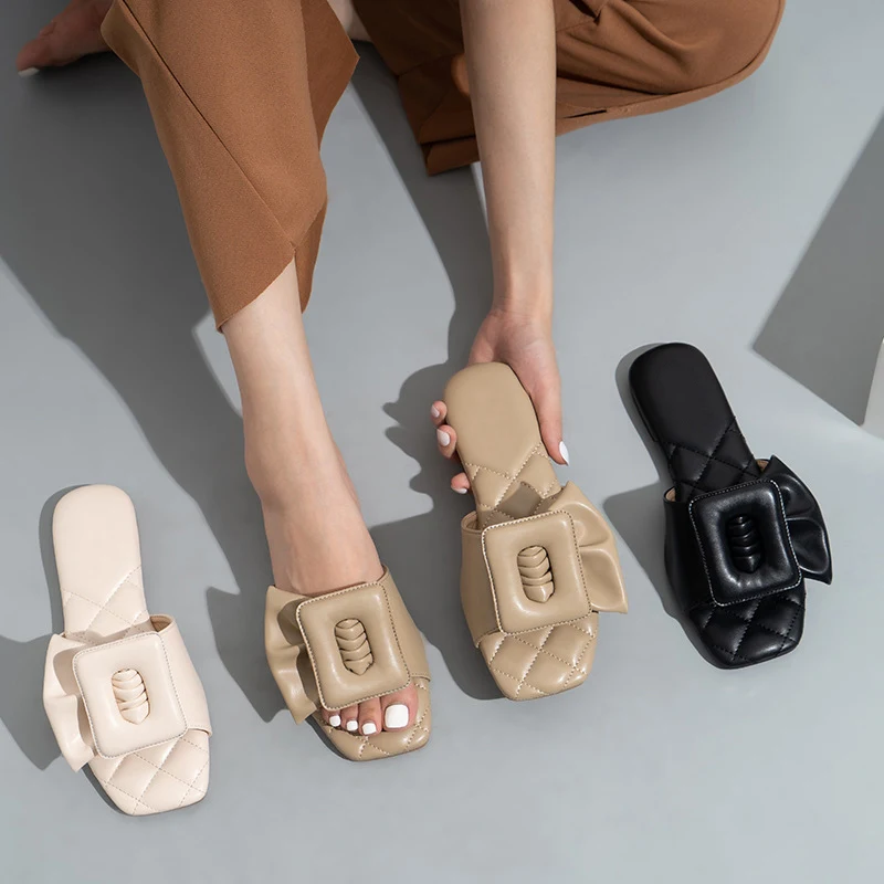 PU Leather Sewing Thread Flat Slippers For Women 2022 Spring Summer Fashion Designed Solid Color Outdoor Rubber Sole Sandals
PU Leather Sewing Thread Flat Slippers For Women 2022 Spring Summer Fashion Designed Solid Color Outdoor Rubber Sole Sandals