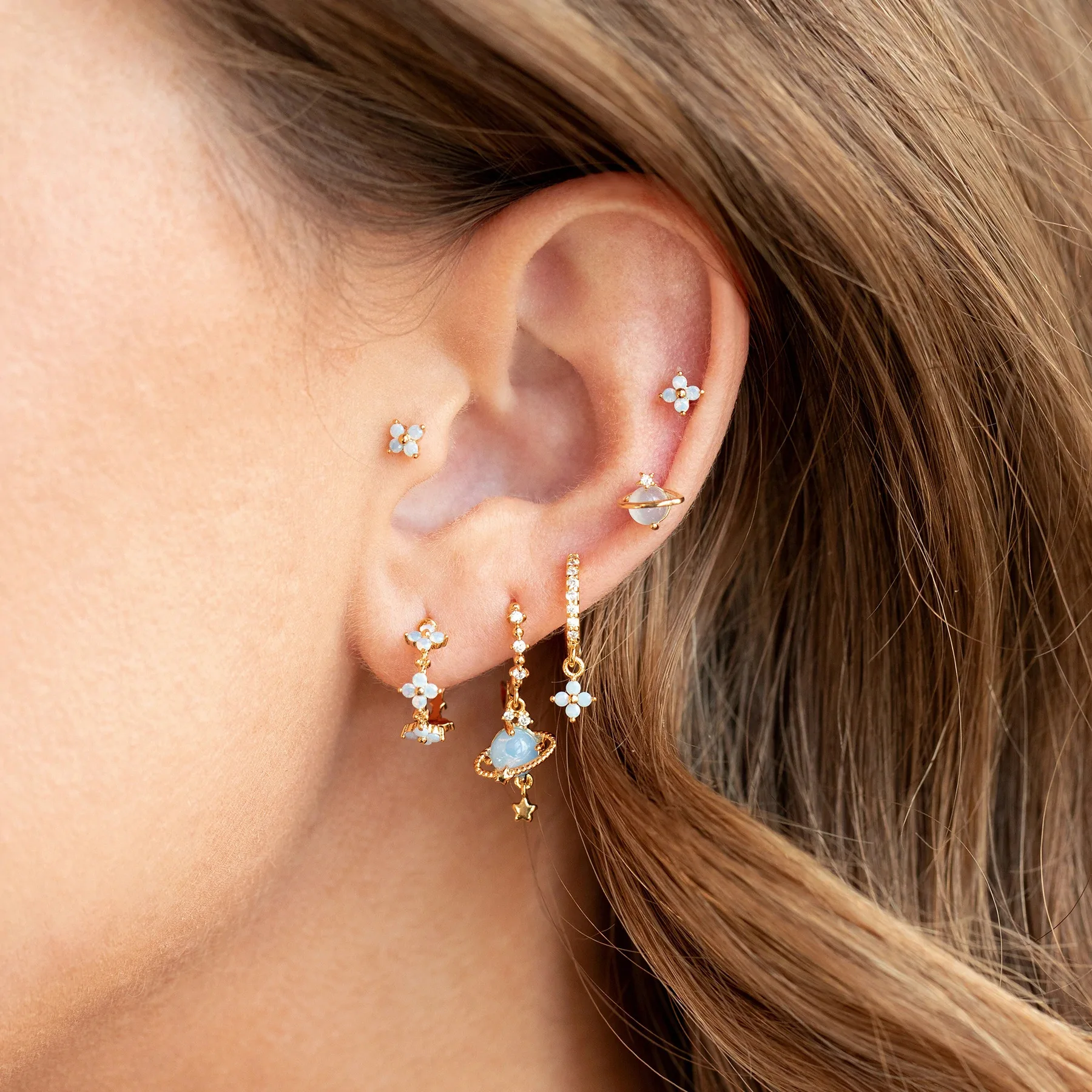 New Ins Cute Blue Zircon Planet Stud Earrings Exquisite Micro Zircon Flower Earring Set For Women Girls Fashion Jewelry
New Ins Cute Blue Zircon Planet Stud Earrings Exquisite Micro Zircon Flower Earring Set For Women Girls Fashion Jewelry