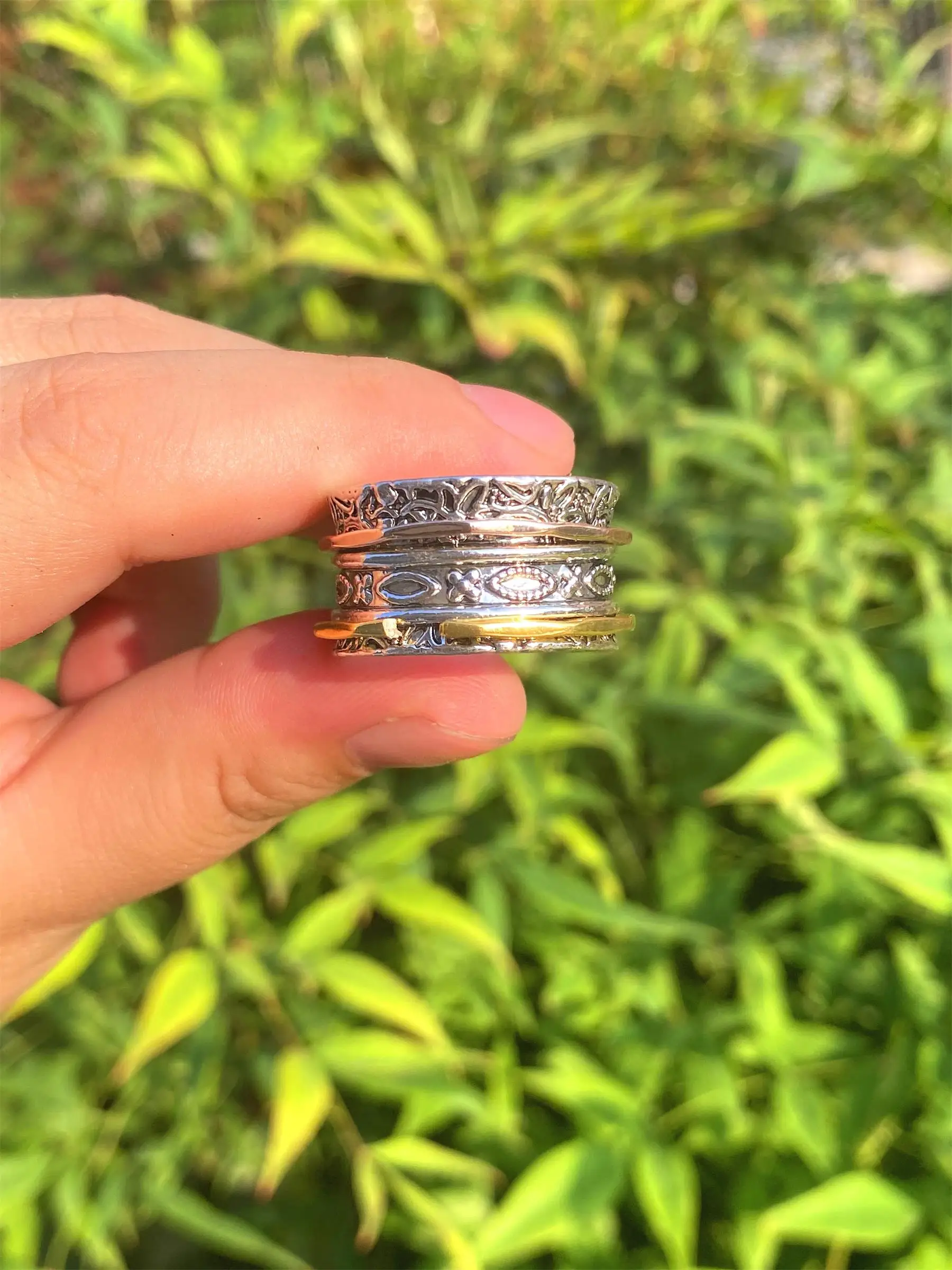 ANGLANG Fashion Women Three Colour Ring Meditation Spinning Wide Engagement Wedding Band Rings for Female Party Jewelry Gifts
ANGLANG Fashion Women Three Colour Ring Meditation Spinning Wide Engagement Wedding Band Rings for Female Party Jewelry Gifts