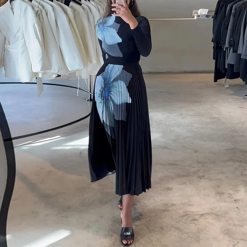 Women Casual Two Piece Set Elegant Elastic Pleated Long Skirt Outfits Office Lady Fashion Long Sleeve T-shirt + Loose Skirt Suit
Women Casual Two Piece Set Elegant Elastic Pleated Long Skirt Outfits Office Lady Fashion Long Sleeve T-shirt + Loose Skirt Suit