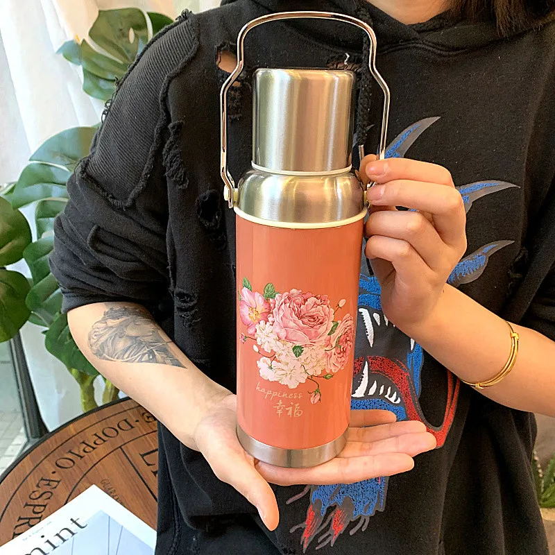 600ml Vintage kettle Portable insulated cup high-capacity vacuum stainless steel Double insulated kettle Souvenir
600ml Vintage kettle Portable insulated cup high-capacity vacuum stainless steel Double insulated kettle Souvenir