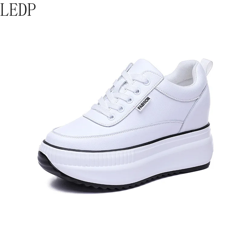 2022 Muffin Mesh Surface Shoes Women's Shoes New Wholesale Platform Shoes Height Increasing Insole Casual Sneakers Women
2022 Muffin Mesh Surface Shoes Women's Shoes New Wholesale Platform Shoes Height Increasing Insole Casual Sneakers Women