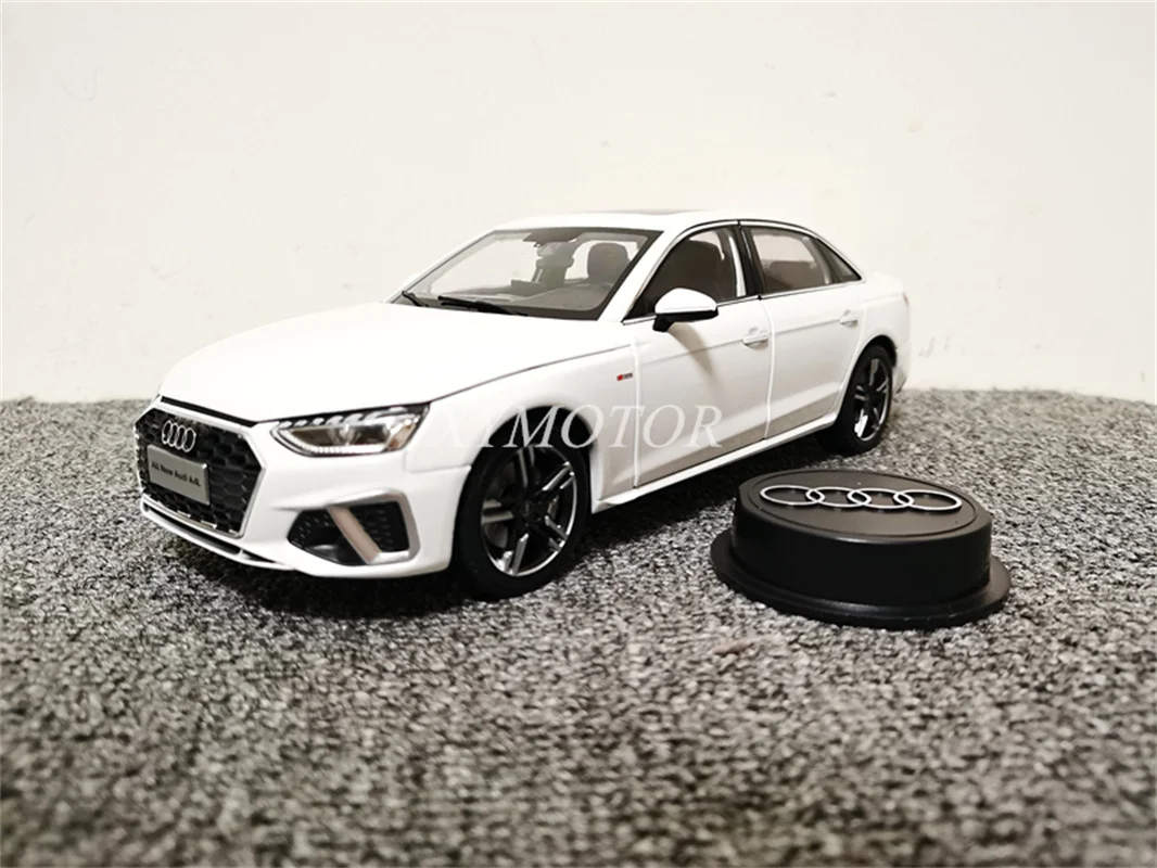 1/18 Новинка для Audi A4L 2020 литая металлическая Модель автомобиля игрушки подарки коллекция белая демонстрация коллекционные украшения
1/18 Новинка для Audi A4L 2020 литая металлическая Модель автомобиля игрушки подарки коллекция белая демонстрация коллекционные украшения