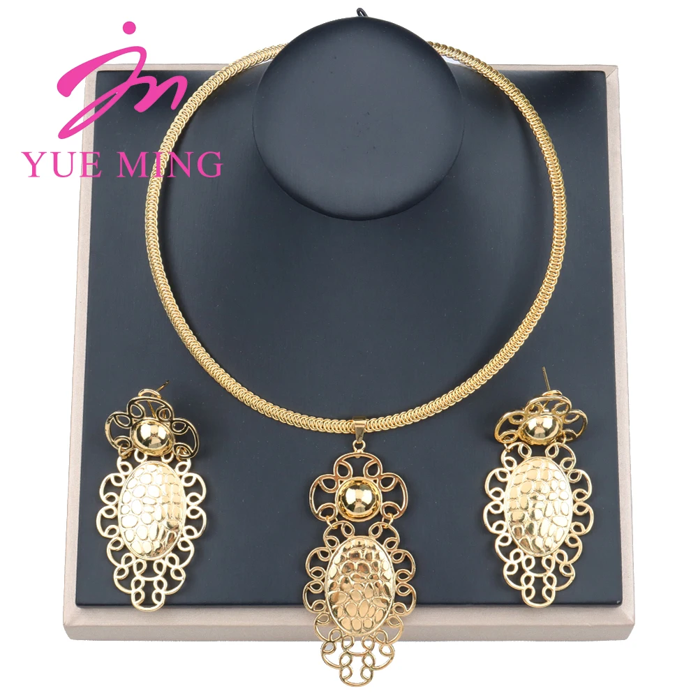 Dubai 18k Gold Plated Jewelry Sets Earrings and Pendant Set for Women Necklace Fashion Copper Geometric Wedding Party Gift
Dubai 18k Gold Plated Jewelry Sets Earrings and Pendant Set for Women Necklace Fashion Copper Geometric Wedding Party Gift