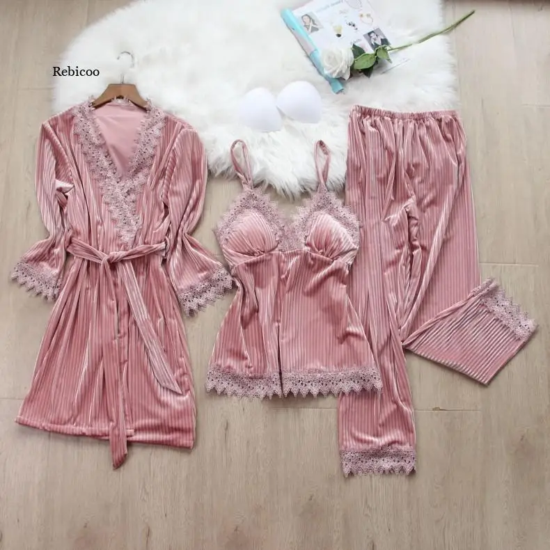 Brand New Pajamas Women Sexy Gold Velvet Three-piece Suit With Chest Pad Autumn Winter Sleepwear Ladies Pyjamas Home Suit
Brand New Pajamas Women Sexy Gold Velvet Three-piece Suit With Chest Pad Autumn Winter Sleepwear Ladies Pyjamas Home Suit