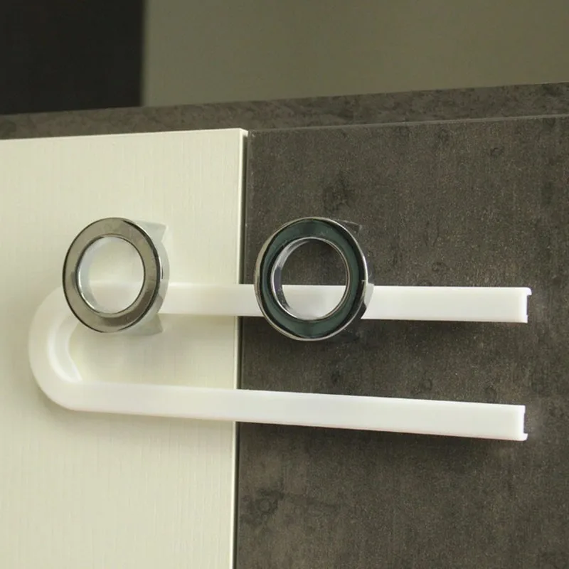 6/3/1pcs U Shape Children Protection Baby Safety Lock Prevent Child From Opening Drawer Cupboard Door Children Safety Lock
6/3/1pcs U Shape Children Protection Baby Safety Lock Prevent Child From Opening Drawer Cupboard Door Children Safety Lock