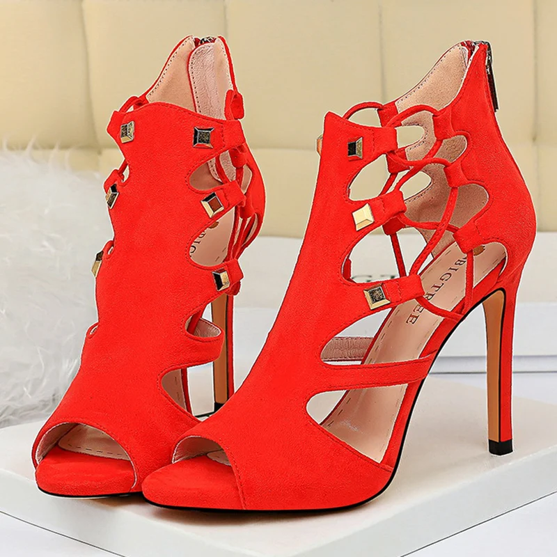 2022 new Roman style women's super high heel platform suede sexy nightclub slim rivet hollow sandals
2022 new Roman style women's super high heel platform suede sexy nightclub slim rivet hollow sandals
