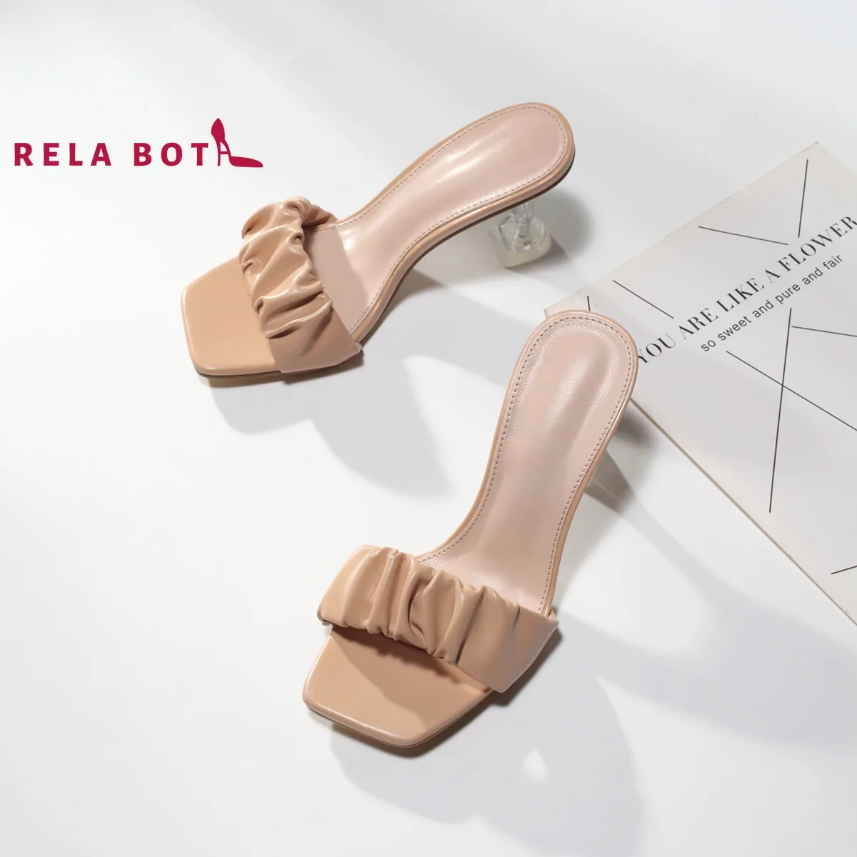 Fashionable New Cool Slippers Women Thick Heel Word Strap Wearing Sandals Patent Leather High Heels Sexy Hoof Heels Square Toe
Fashionable New Cool Slippers Women Thick Heel Word Strap Wearing Sandals Patent Leather High Heels Sexy Hoof Heels Square Toe