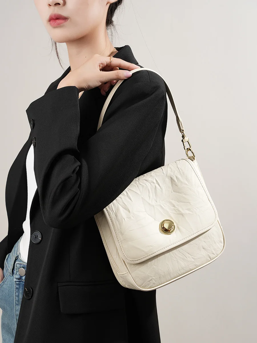 2023 Fall New Ladies Bag Hand Gripper Cowhide Underarm Pack Female Premium Feel Fold Black Vintage Tott Bag Cross-body Shoulder
2023 Fall New Ladies Bag Hand Gripper Cowhide Underarm Pack Female Premium Feel Fold Black Vintage Tott Bag Cross-body Shoulder