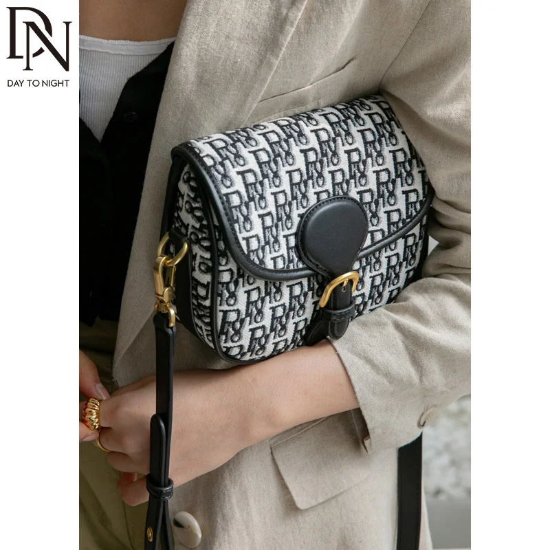 DN – women's strap bag, vintage small handbag with jacquard embroidery letters, fashion, new series 2022
DN – women's strap bag, vintage small handbag with jacquard embroidery letters, fashion, new series 2022