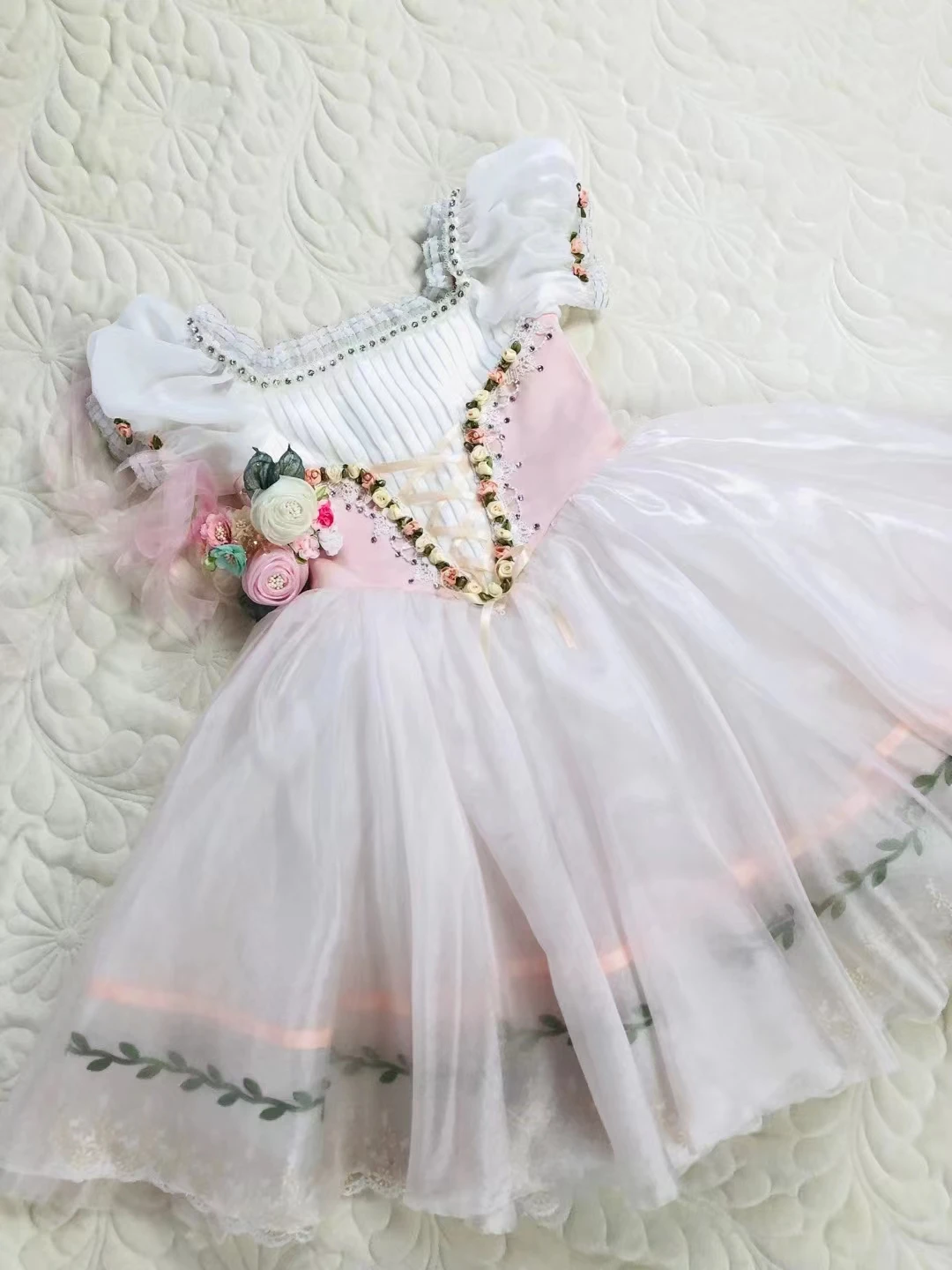 Professional adult children's performance dress pink fluffy gauze skirt performance competition customized
Professional adult children's performance dress pink fluffy gauze skirt performance competition customized