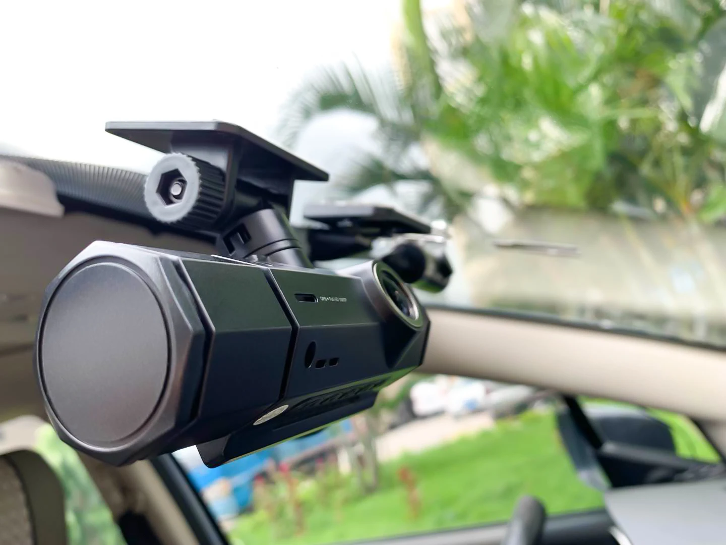 3 Channel Dash Cam 1080p Camera Triple Way Car Video Recorder Dashcam Front And Rear Camera With Night Vision For Dvr Car Taxi
3 Channel Dash Cam 1080p Camera Triple Way Car Video Recorder Dashcam Front And Rear Camera With Night Vision For Dvr Car Taxi