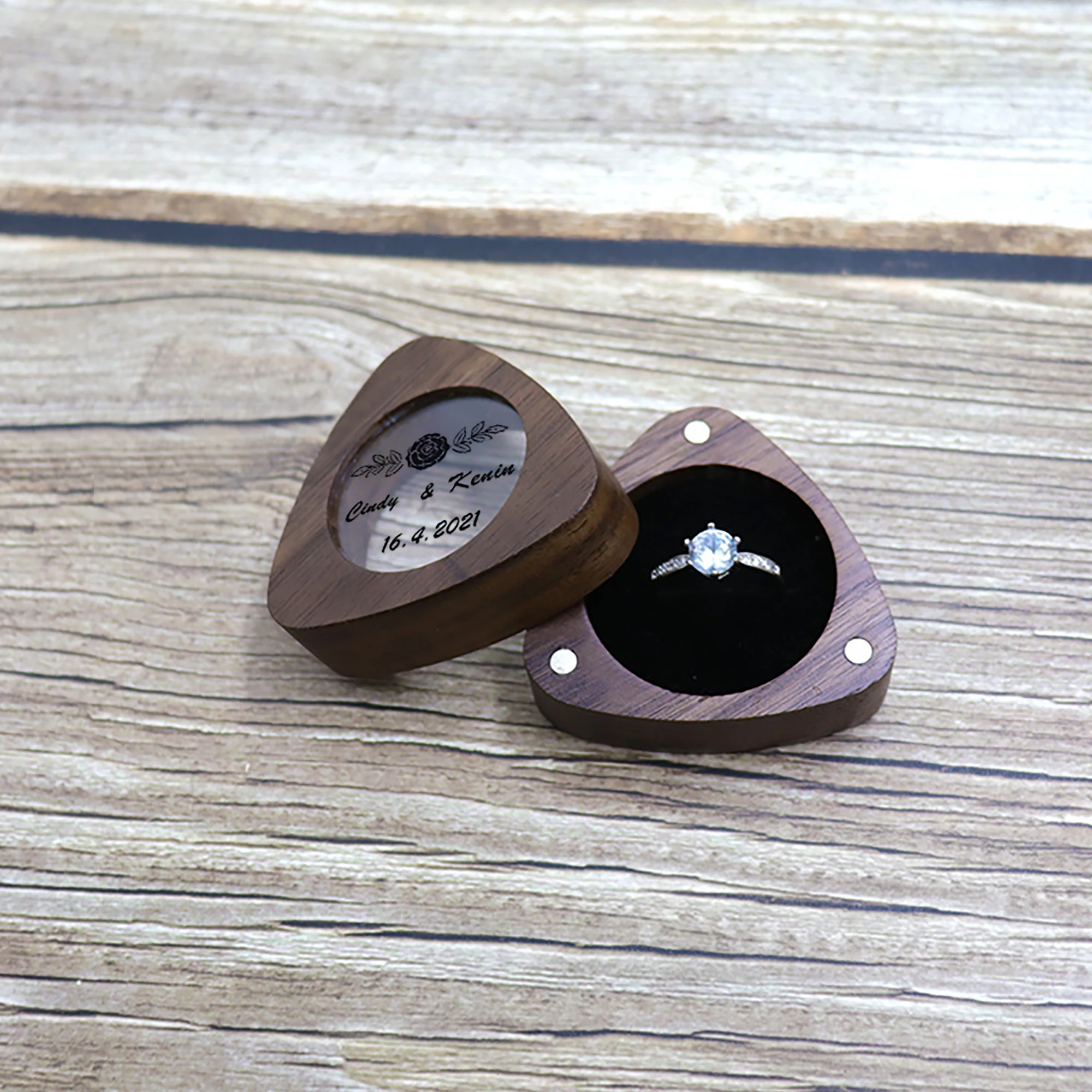 Retro Wedding Wooden Ring Box Necklace Ring Earrings Storage Box New Fashion Wooden Jewelry Box Portable Small Jewelry Organizer 
Retro Wedding Wooden Ring Box Necklace Ring Earrings Storage Box New Fashion Wooden Jewelry Box Portable Small Jewelry Organizer