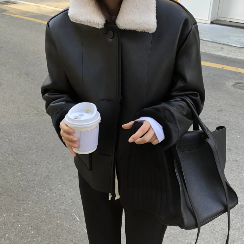 Basic Jackets Women 2021 New Solid Simple Vintage Chic Korean Style Faux Fur Collar Pu Leather Coat Loose Outwear Tops
Basic Jackets Women 2021 New Solid Simple Vintage Chic Korean Style Faux Fur Collar Pu Leather Coat Loose Outwear Tops