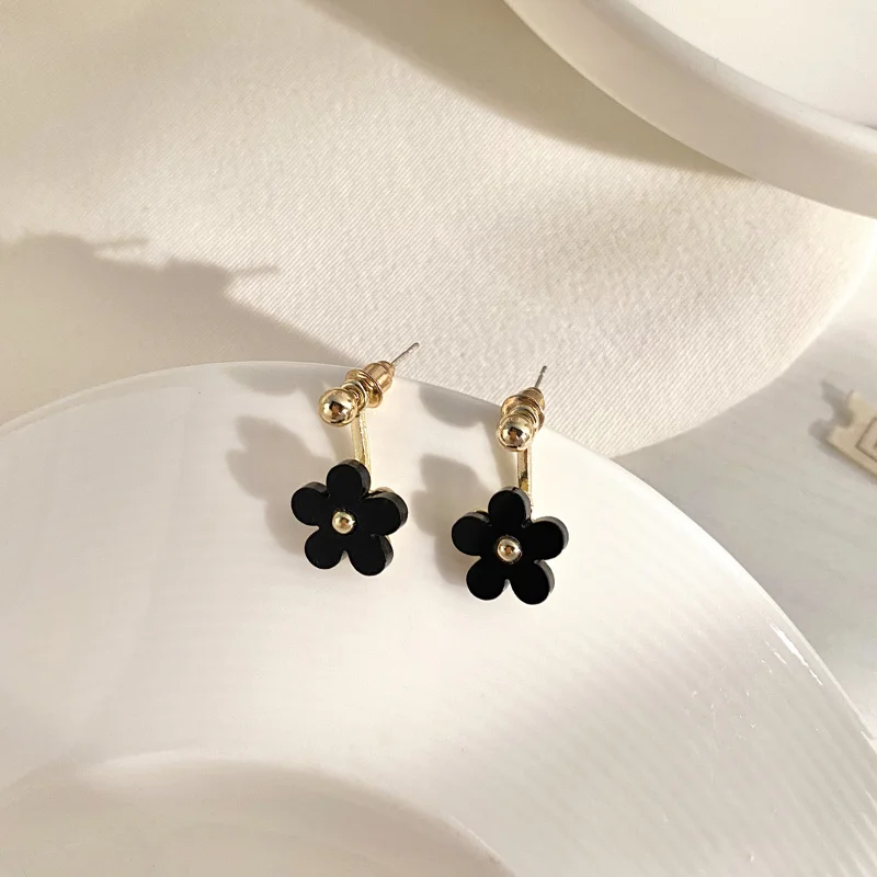 925 Silver Needle Black Flower Sen Series Two Wearing Ear Studs Niche Design Earrings Female Earless Ear Clip Jewelry Gift
925 Silver Needle Black Flower Sen Series Two Wearing Ear Studs Niche Design Earrings Female Earless Ear Clip Jewelry Gift