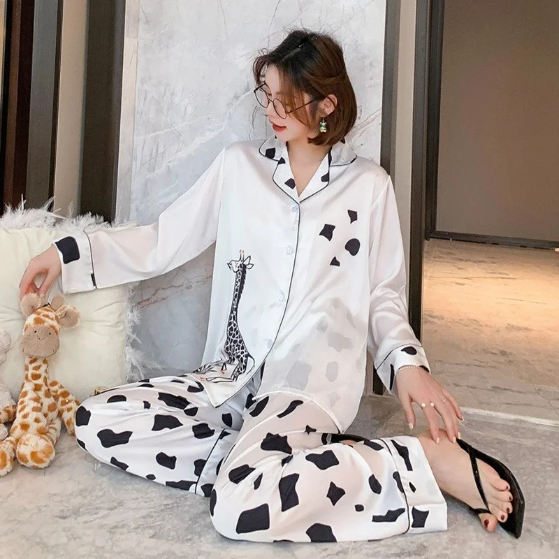 Ice Silk Pajamas Women 2022 New Spring Long-sleeved Lapel Silk Pyjamas Cartoon Home Clothes Trouser Suits Sexy Pjs Sleepwear
Ice Silk Pajamas Women 2022 New Spring Long-sleeved Lapel Silk Pyjamas Cartoon Home Clothes Trouser Suits Sexy Pjs Sleepwear