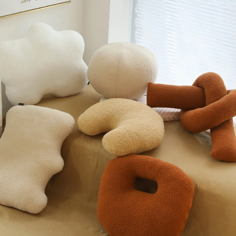 Plush Filled Pillows Simplicity Three-dimensional Shaped Ball Teddy Sofa Pillows Living Room Decoration Children's Birthday Gift
Plush Filled Pillows Simplicity Three-dimensional Shaped Ball Teddy Sofa Pillows Living Room Decoration Children's Birthday Gift