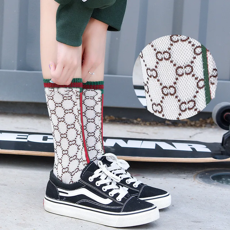 New alphabet men's and women's socks Japanese college wind pipe socks alphabet cotton socks fashion sports socks
New alphabet men's and women's socks Japanese college wind pipe socks alphabet cotton socks fashion sports socks